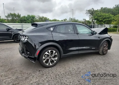 2024 Ford Mustang Mach-E Select z USA, uszkodzony, nr VIN 3FMTK1R40RMA46341